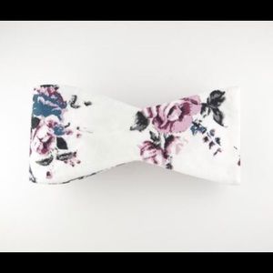 Floral bow tie